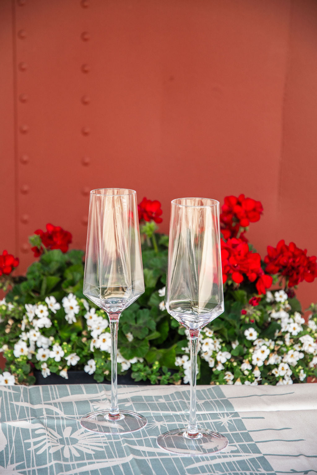Viski- Stemned Champagne Flutes (set of 2)